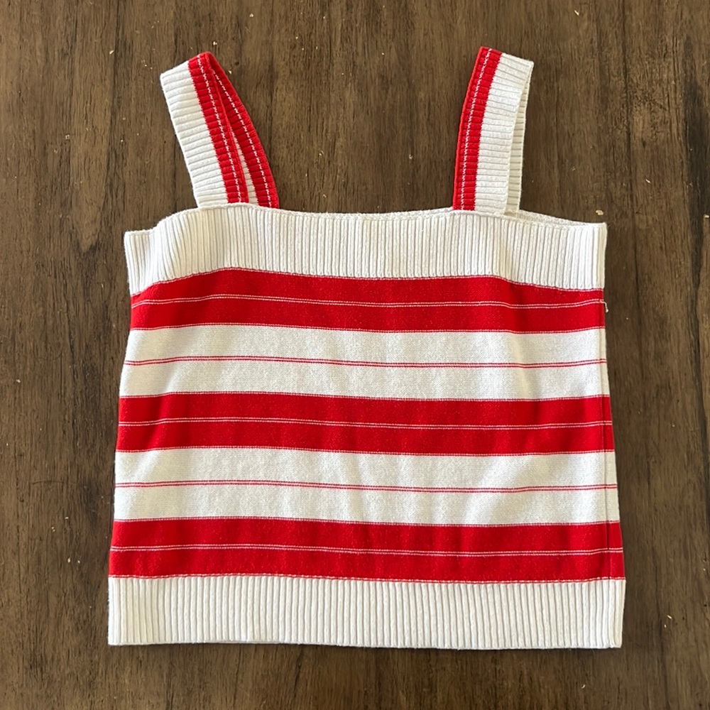 Loft crop tank